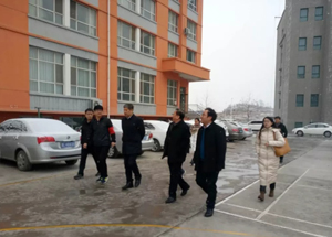 民盟山xi省委专职副主委刘本旺、shi委统zhanbu副bu长李凌zhi一行纁i倚5餮锌ji旃ぷ?>
</div>
<div class=