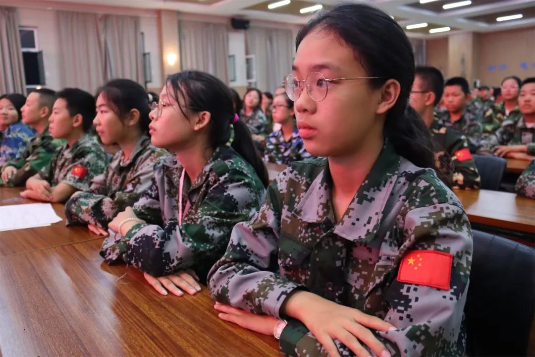 法治宣传进校园 共护心灵促成长